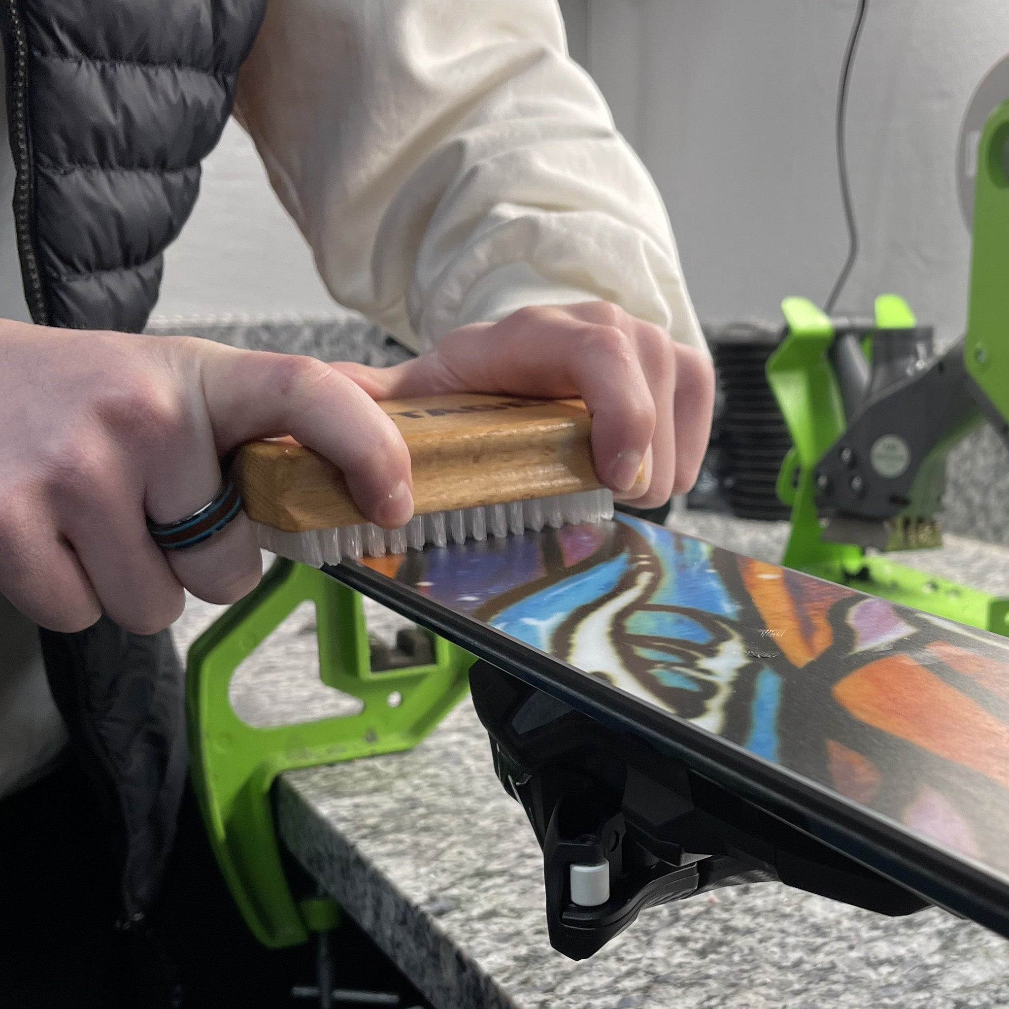 STAGE Nylon Ski Wax Brush - Great for removing wax from your skis or snowboards.